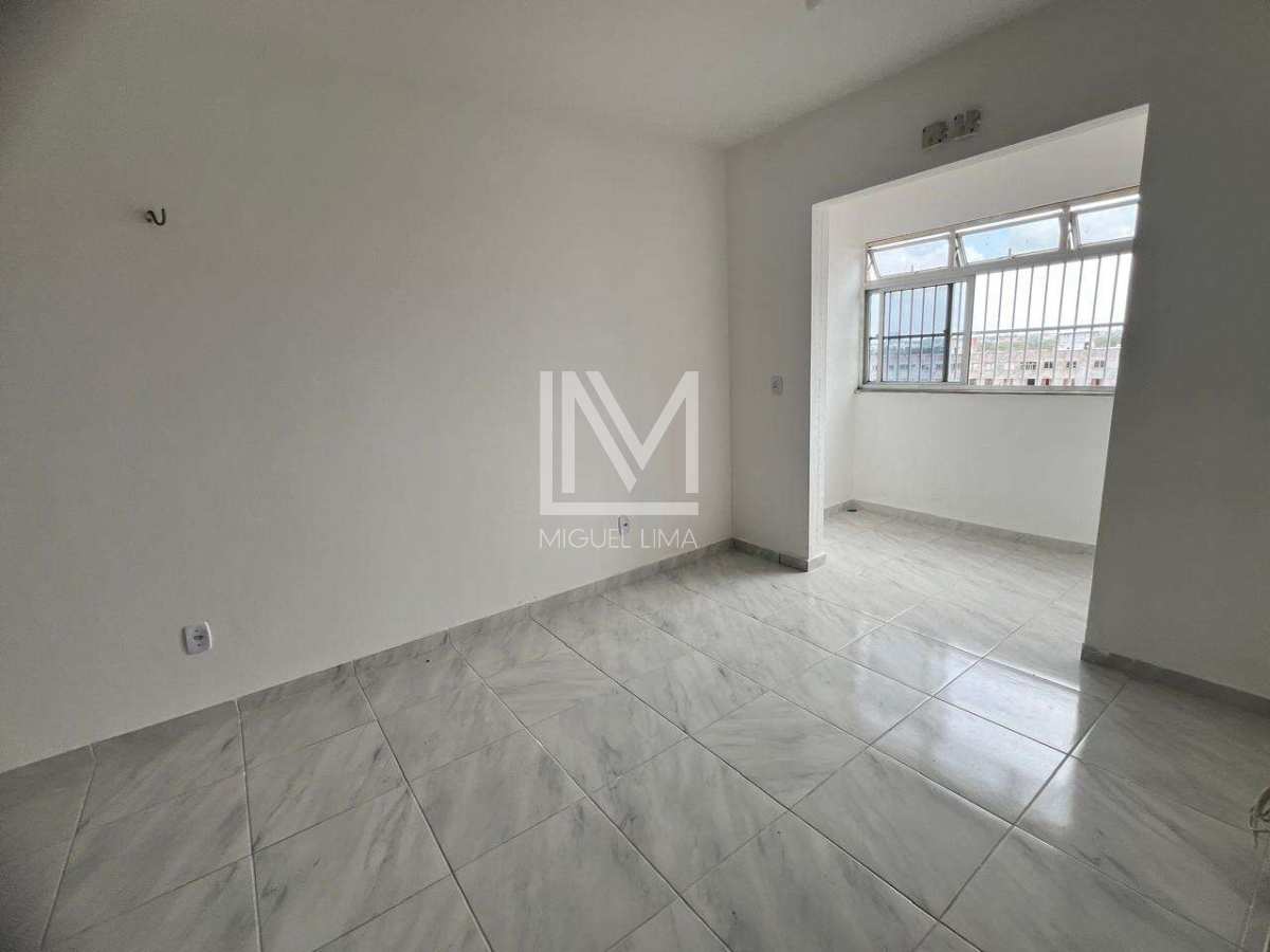  - APARTAMENTO 2 QUARTOS REFORMADO