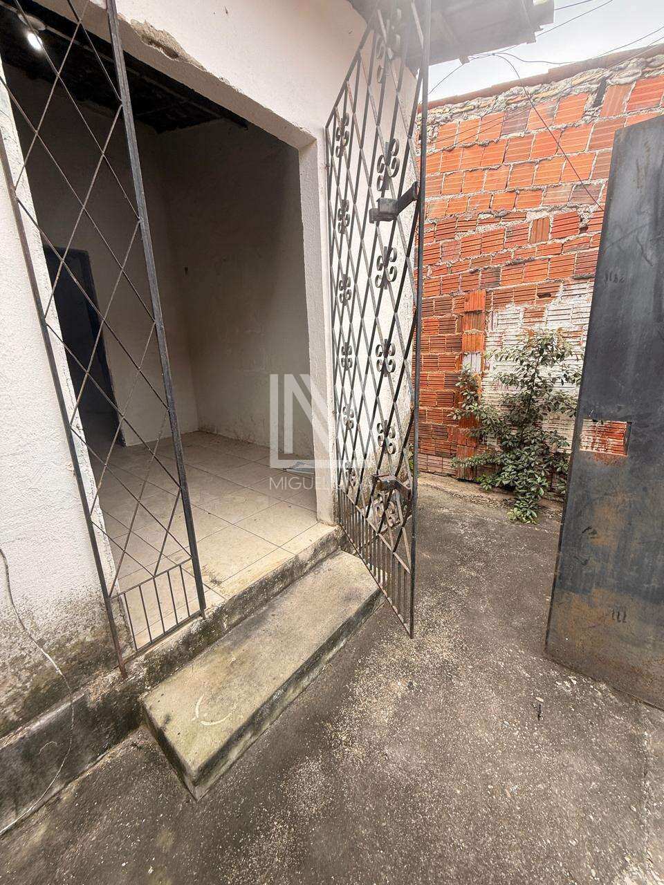  - Casa PLANA locação 2 quartos Conj. Esperança, METRÔ AO LADO