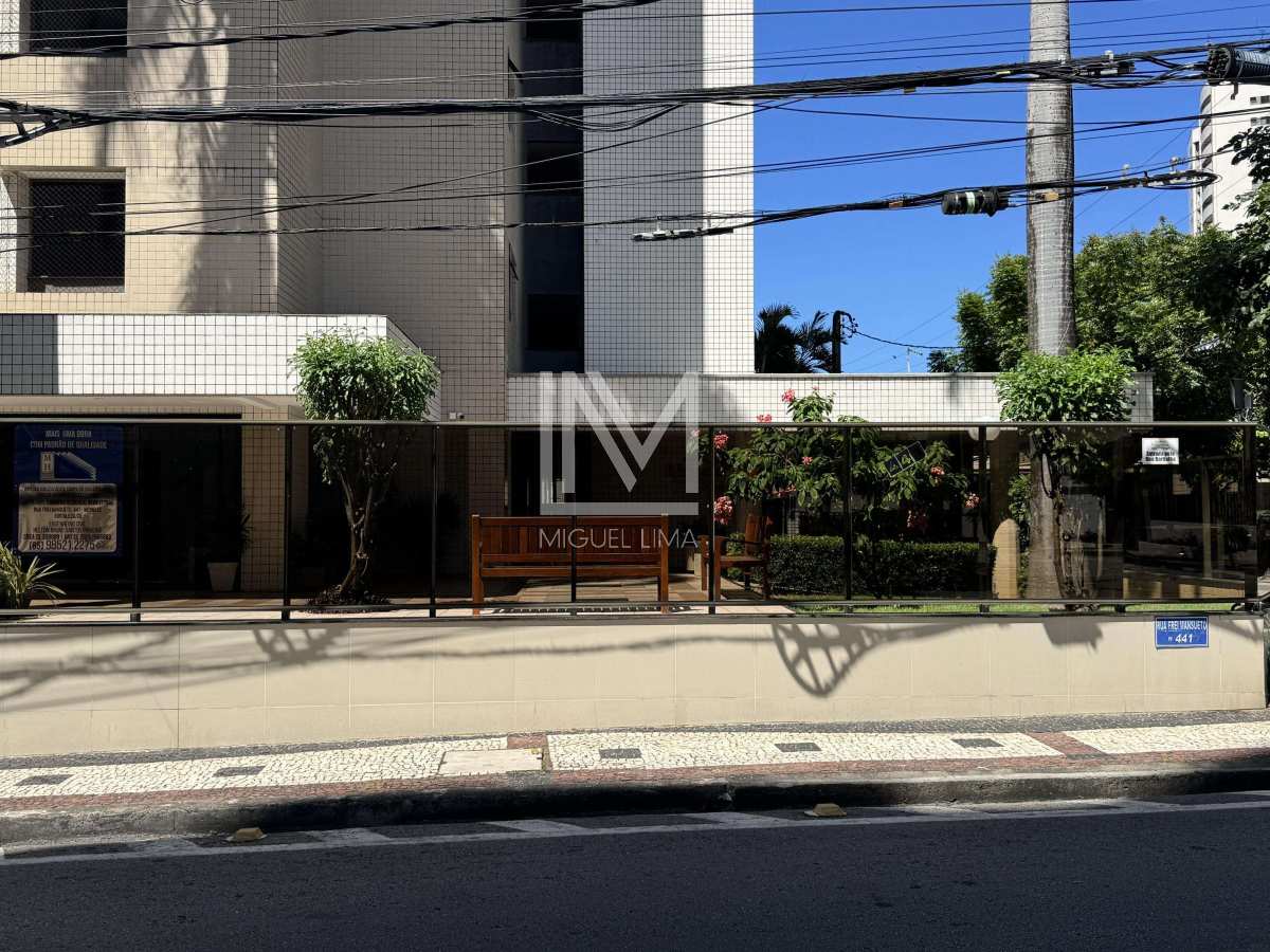  - Ed. Residence Meireles Praia, próximo a Beira Mar, 3 suítes