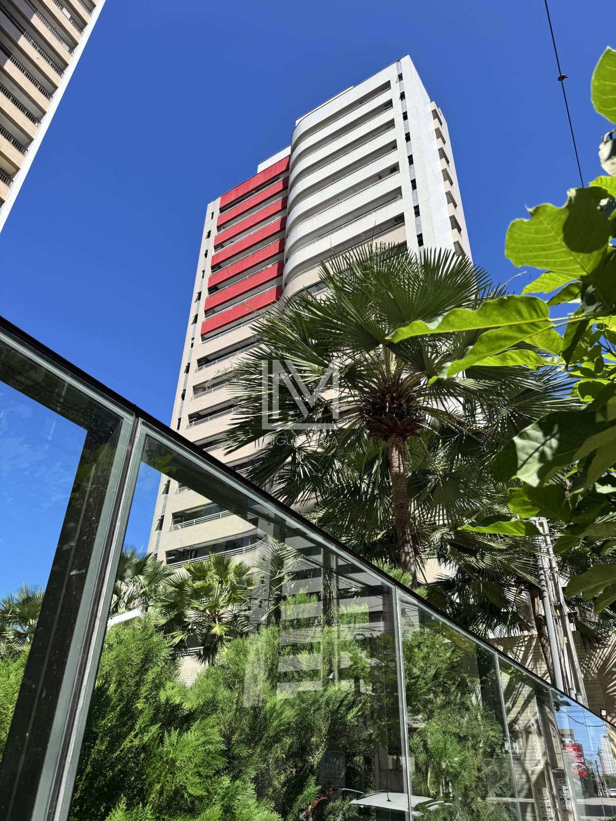 Banner - Ed. Residence Meireles Praia, próximo a Beira Mar, 3 suítes